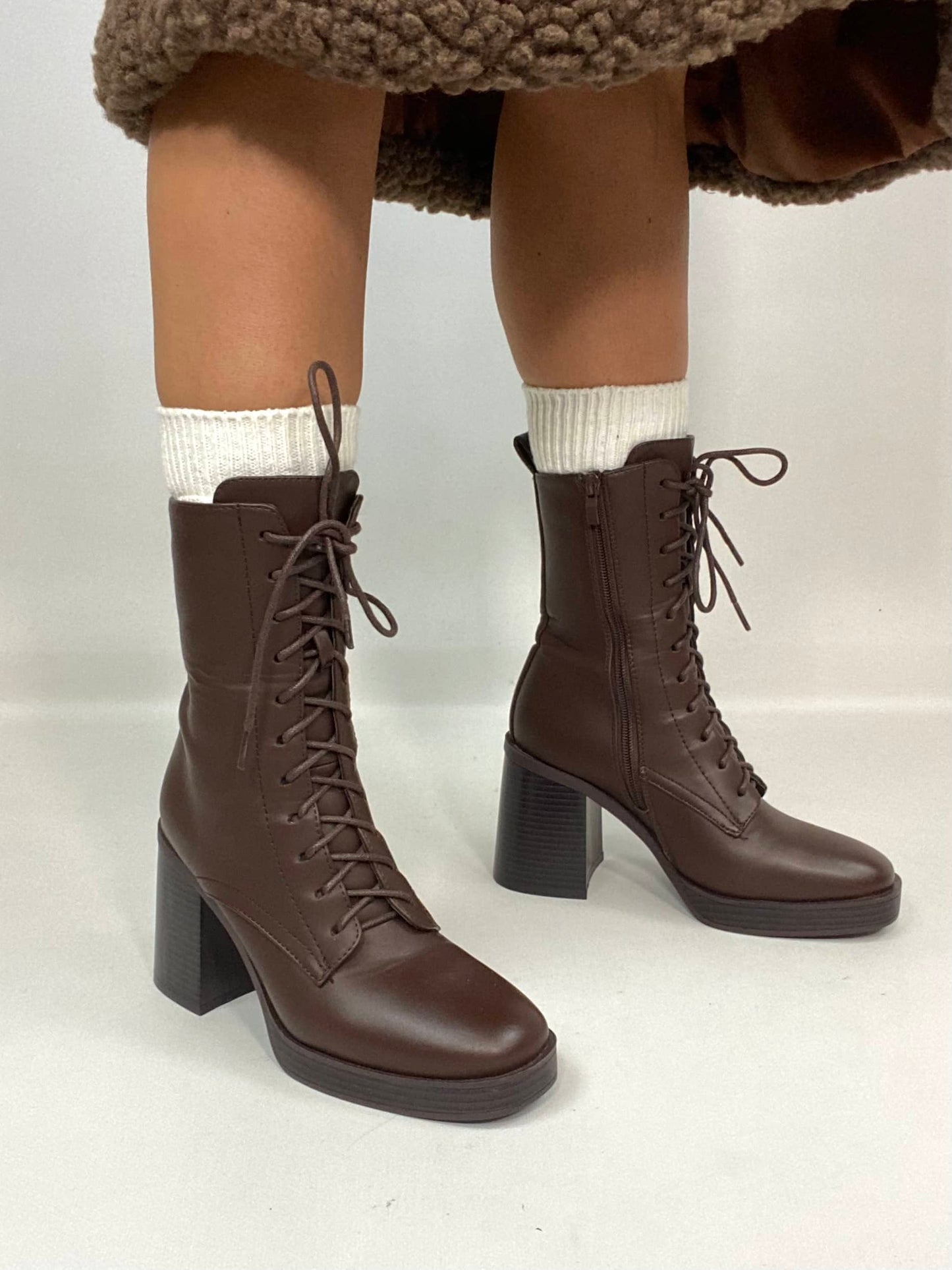 Joelle - Stivaletti Stringati con Tacco Largo