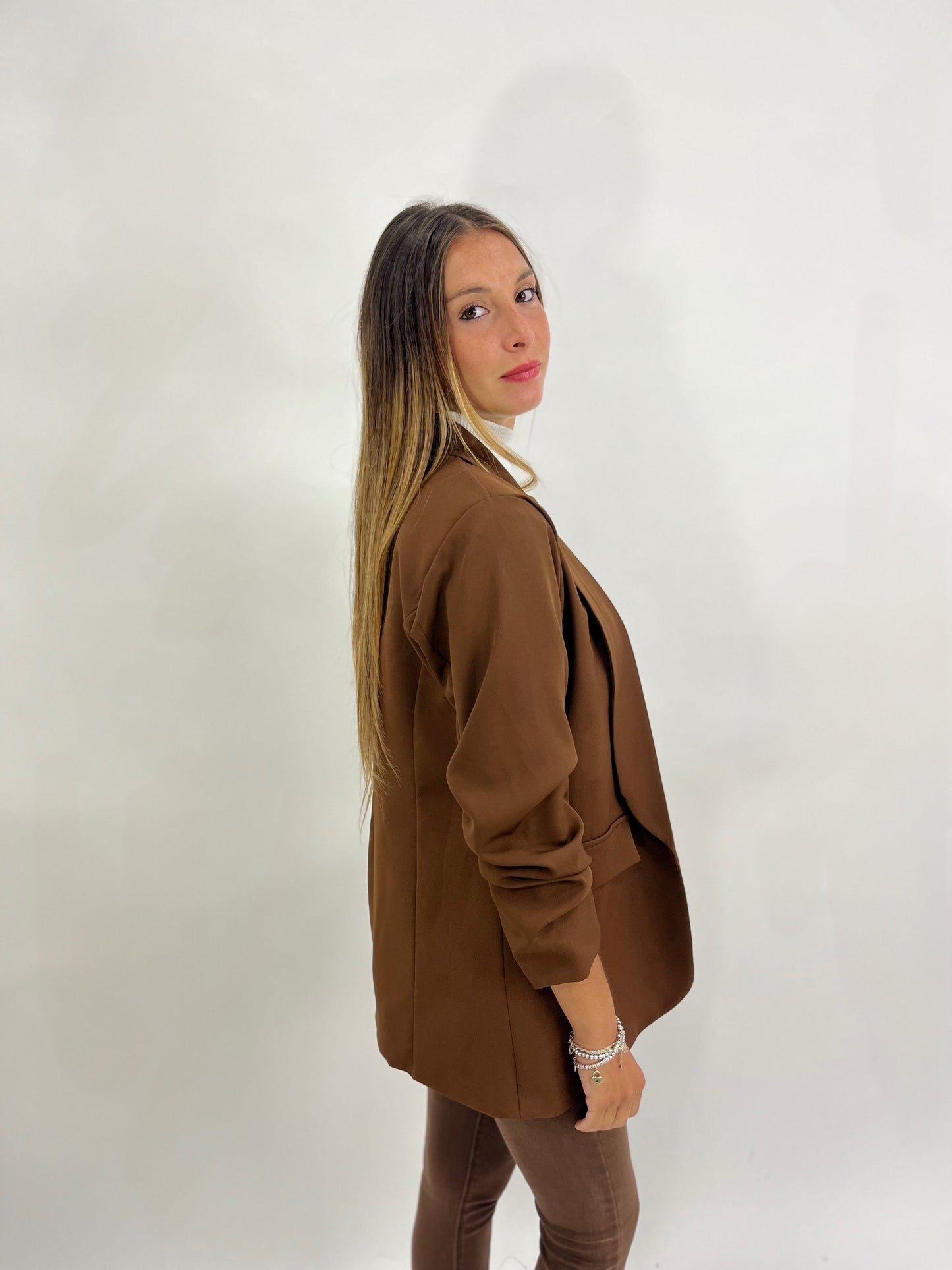 Janira - Blazer elegante da donna con maniche arrotolate