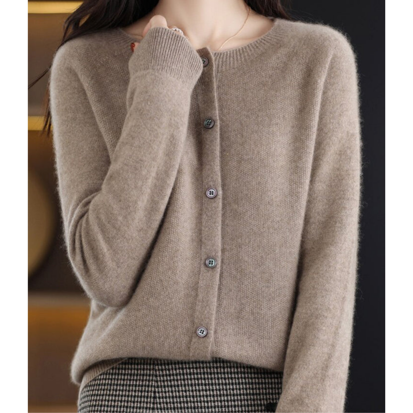 Aurelia - Cardigan girocollo in pura lana merino donna