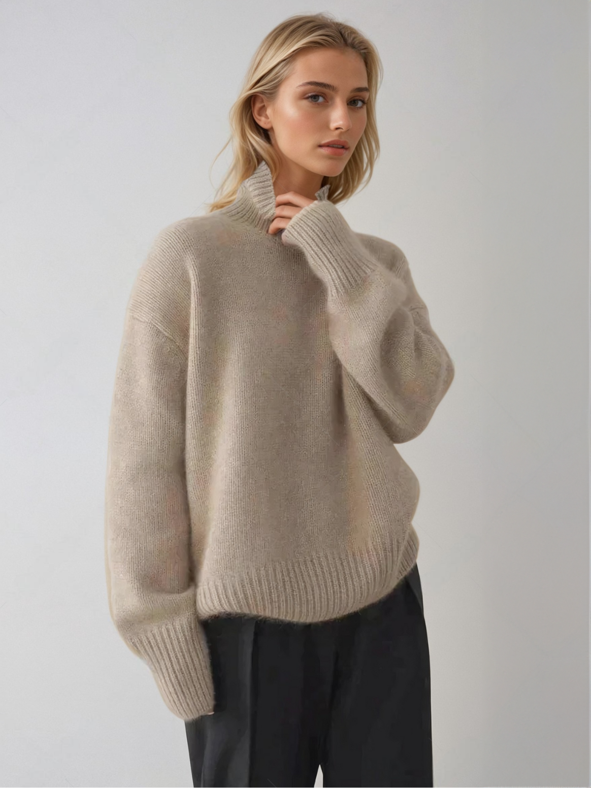 Vera – Maglione a Collo Alto Comodo in Maglia