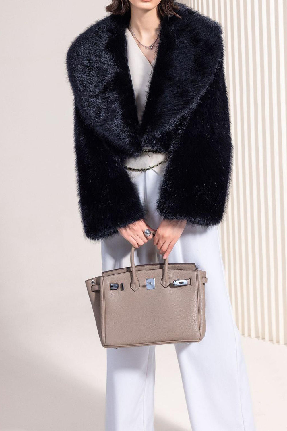 Keira - Cappotto Corto Soffice in Pelliccia Sintetica