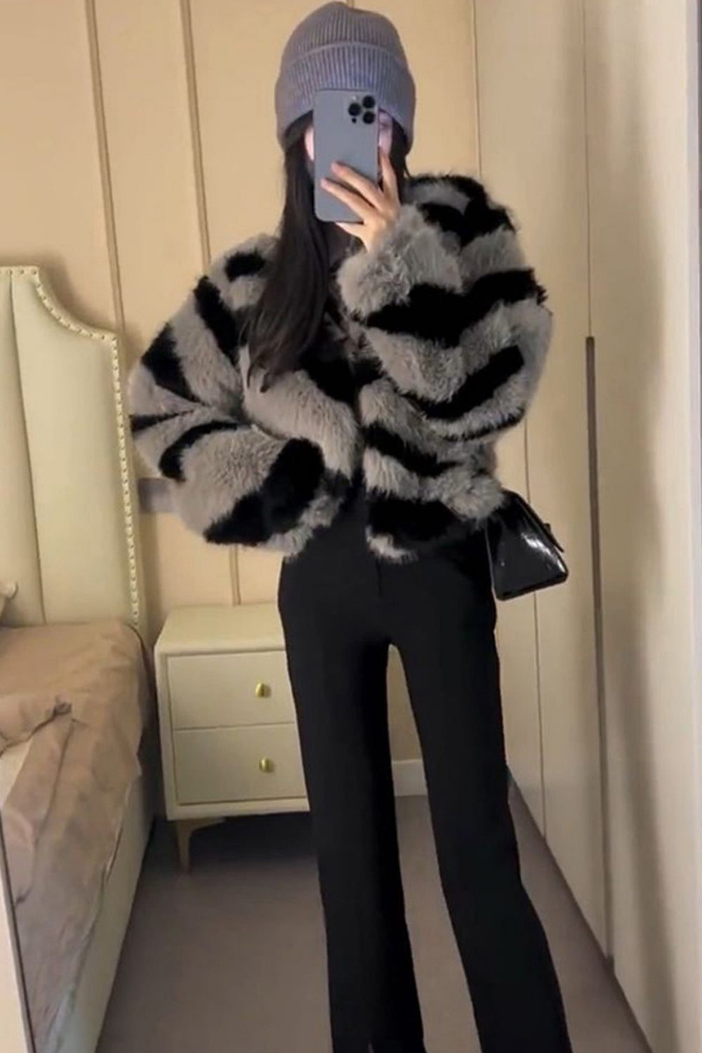 Federica - Cappotto corto in ecopelliccia con maniche lunghe, elegante e confortevole