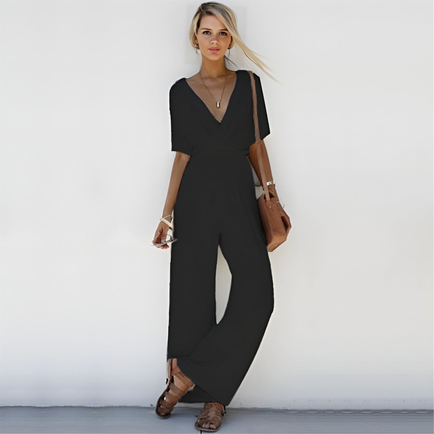 Darina – Tuta Donna Elegante con Scollo a V