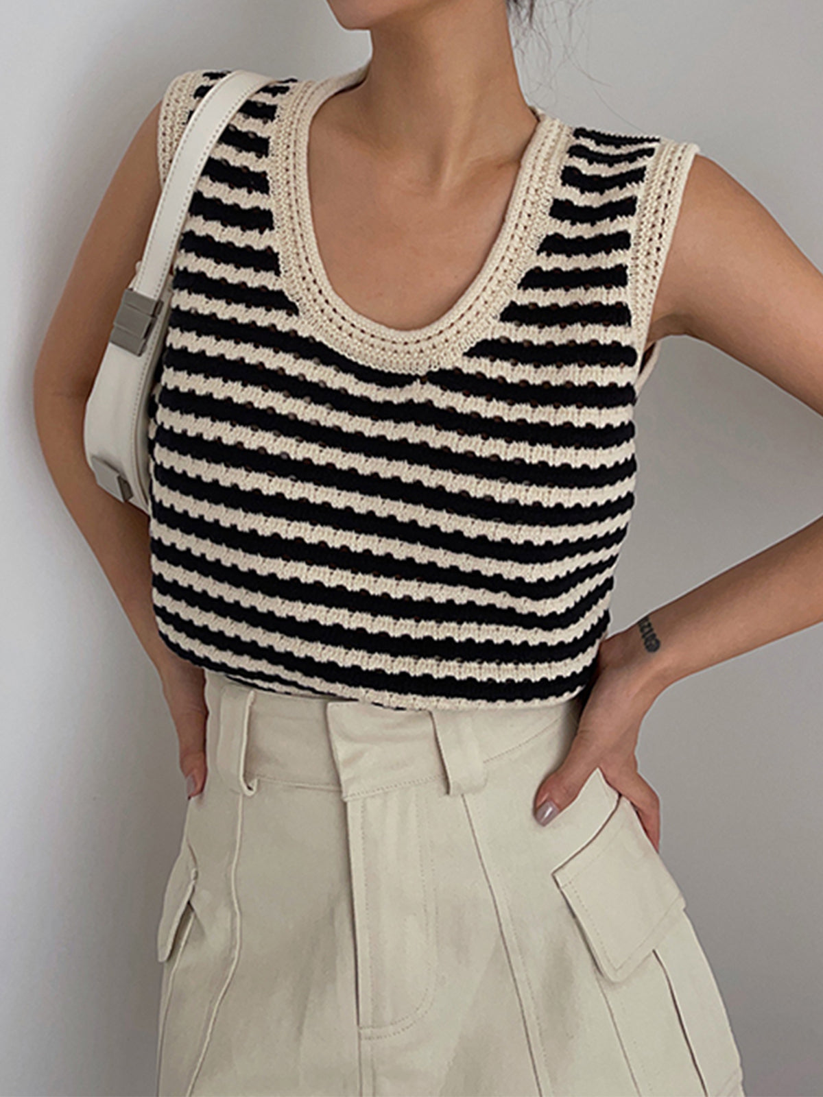 Giorgia – Gilet Donna Righe Nere Maglia Uncinetto