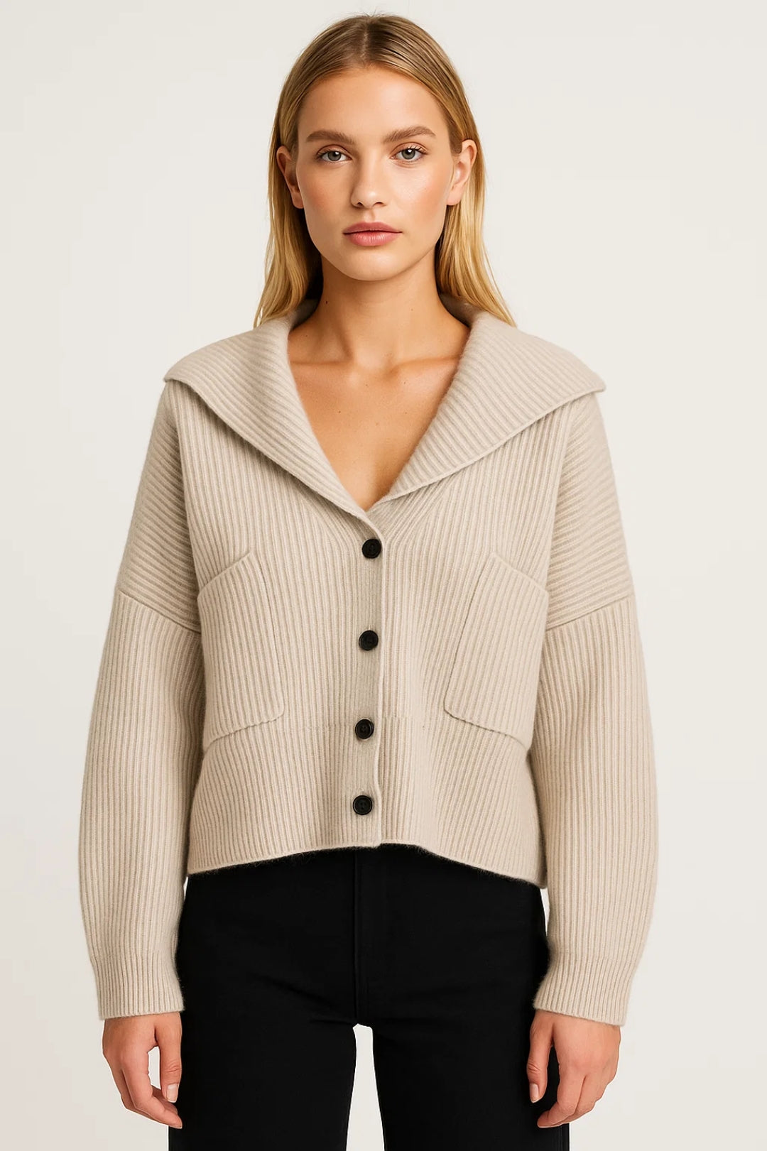 Ester – Cardigan Corto Con Bottoni E Collo Ampio