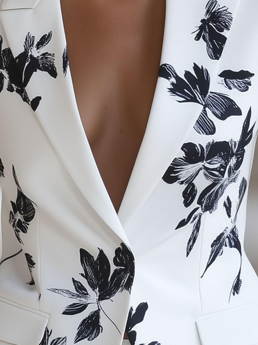 Francesca - Weißer Blazer mit kräftigem schwarzen Blumenmuster Bianco