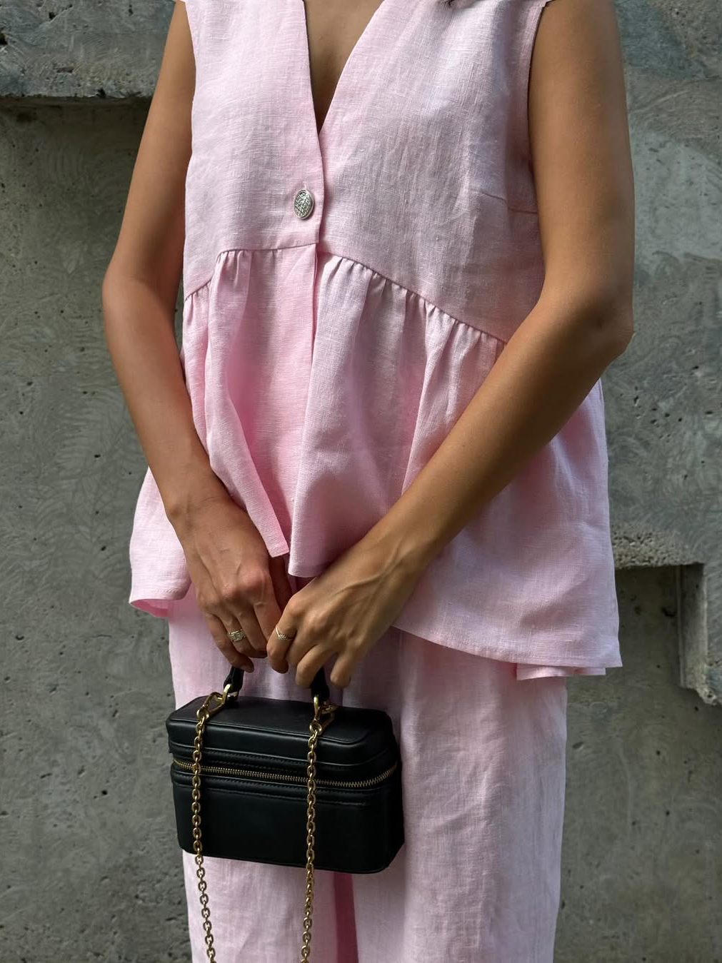 Giovinetta – Completo in Lino con Top a V e Pantaloni Palazzo Rosa