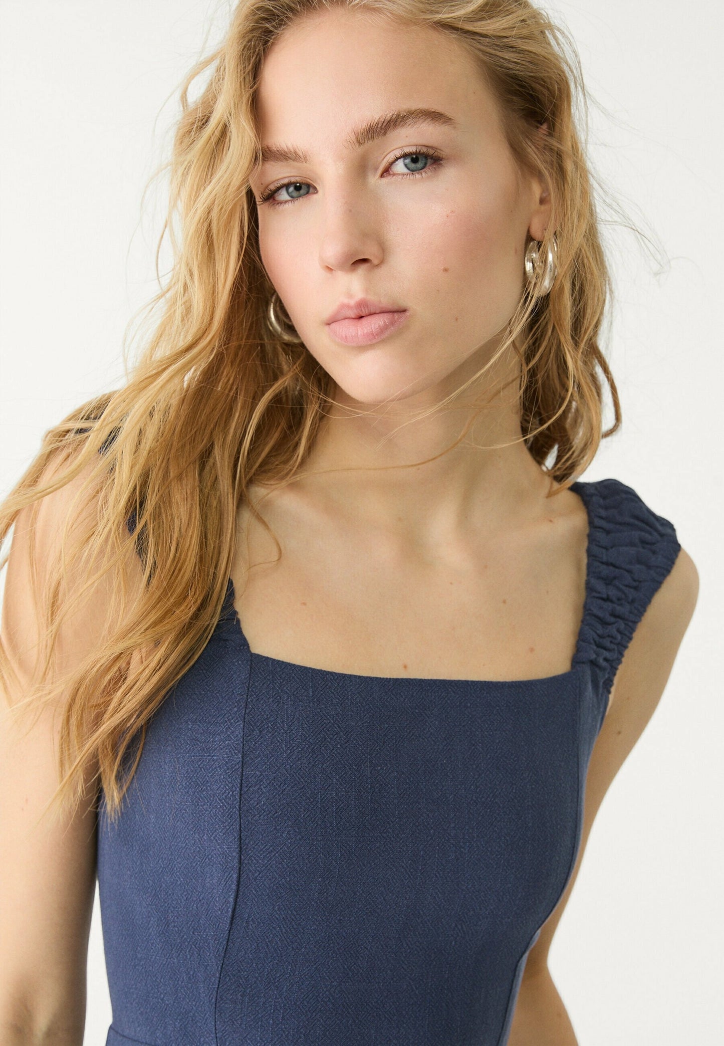 Herminia – Abito Midi con Schiena Incrociata Blu