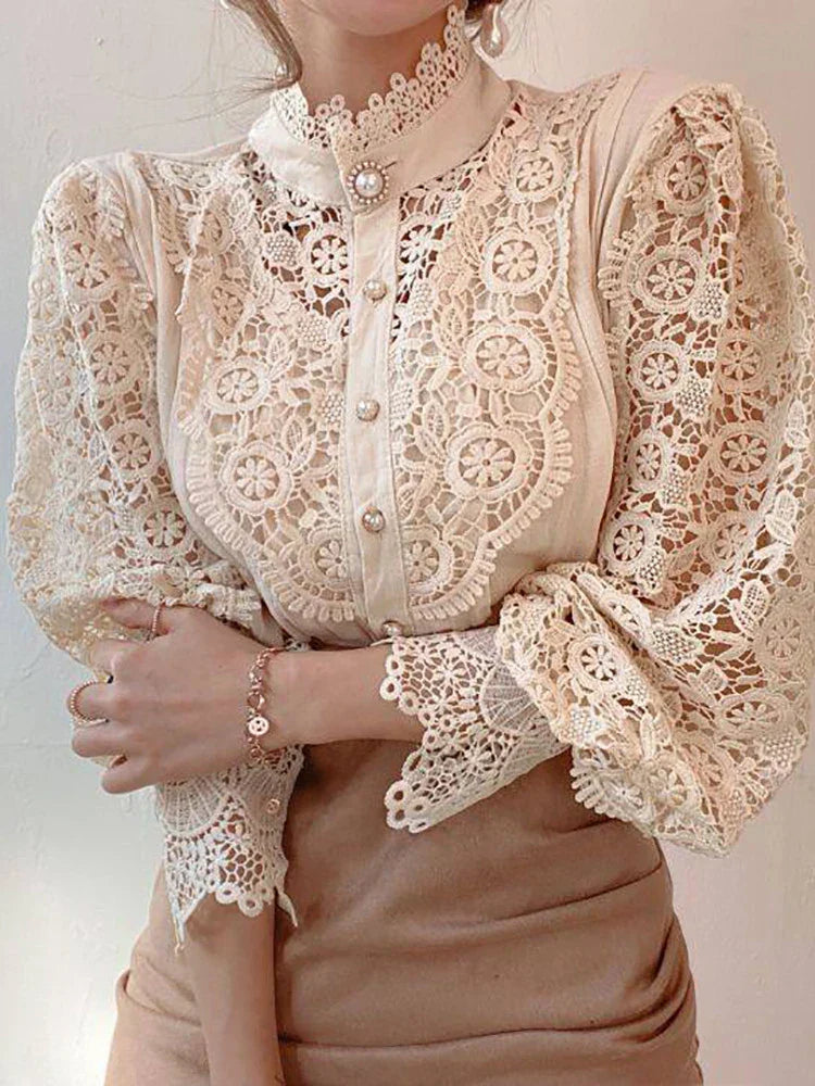 Margherita – Camicia Estiva Elegante a Collo Alto dal Design Classico Albicocca