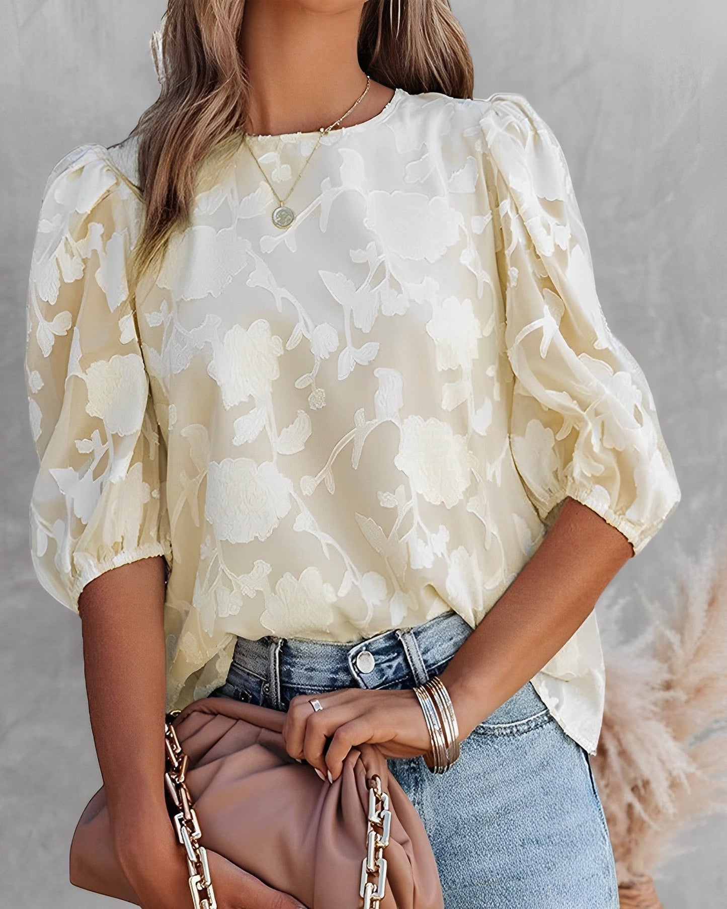 Maria – Camicia in Chiffon con Maniche a Sbuffo Elegante Albicocca