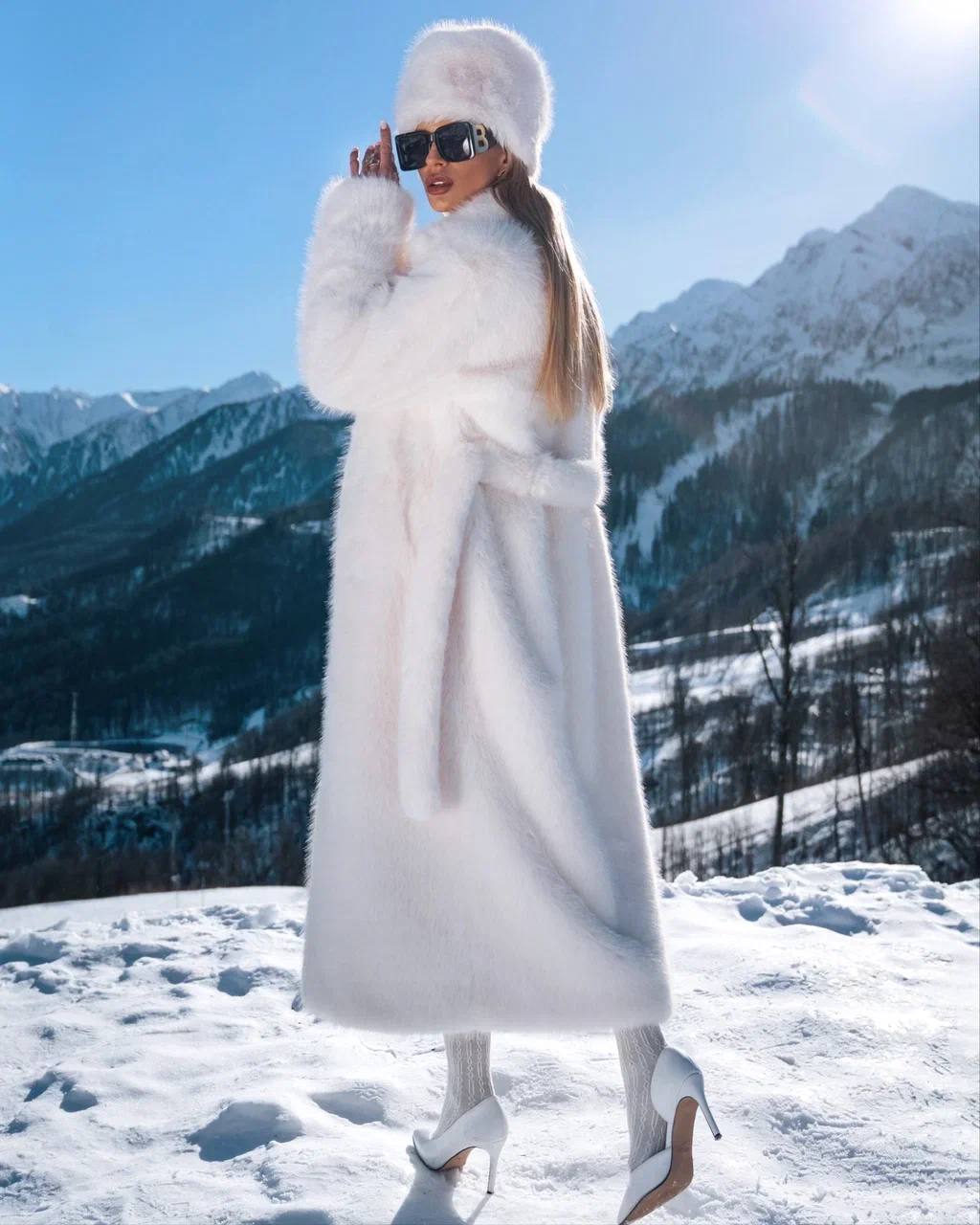 Pierina - Cappotto Lungo in Eco-Pelliccia Bianca Neve Bianco