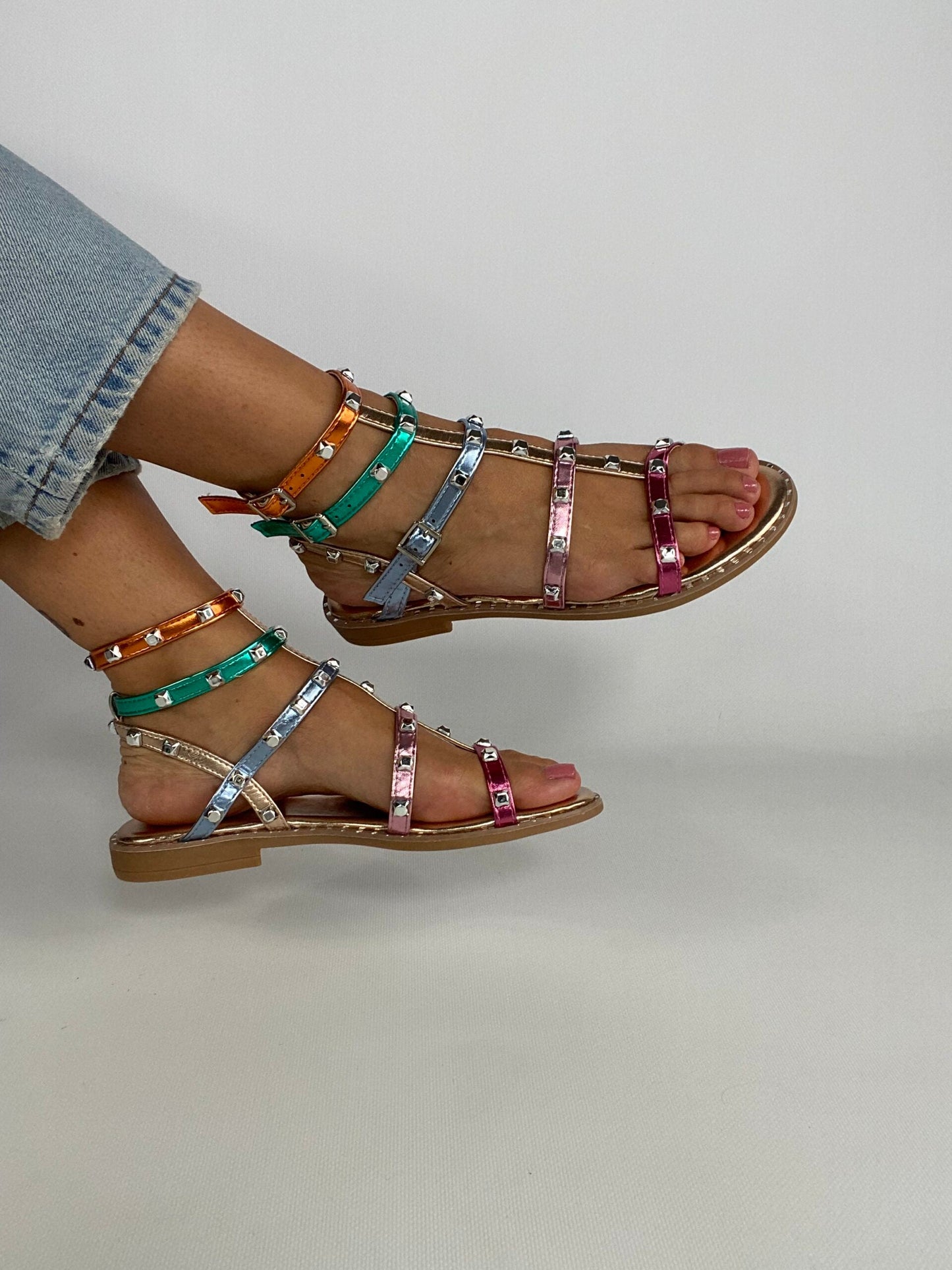 Sabrina - Sandali flat con borchie da donna multicolore
