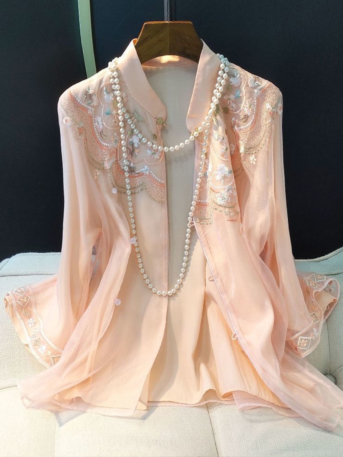 Sacra - Blusa rosa con ricami floreali elegante donna Rose