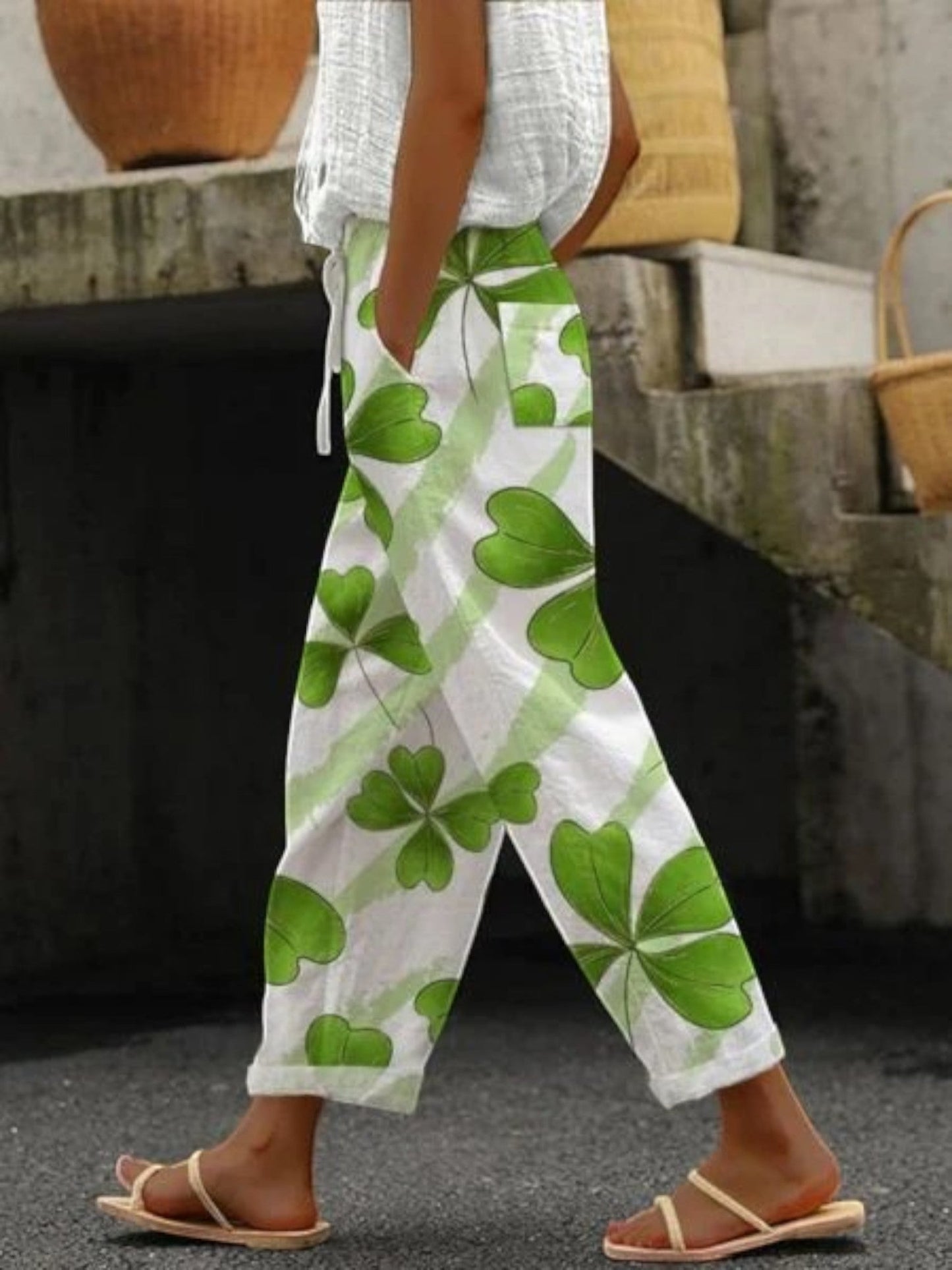 Sidonia - Pantaloni estivi floreali da donna Verde