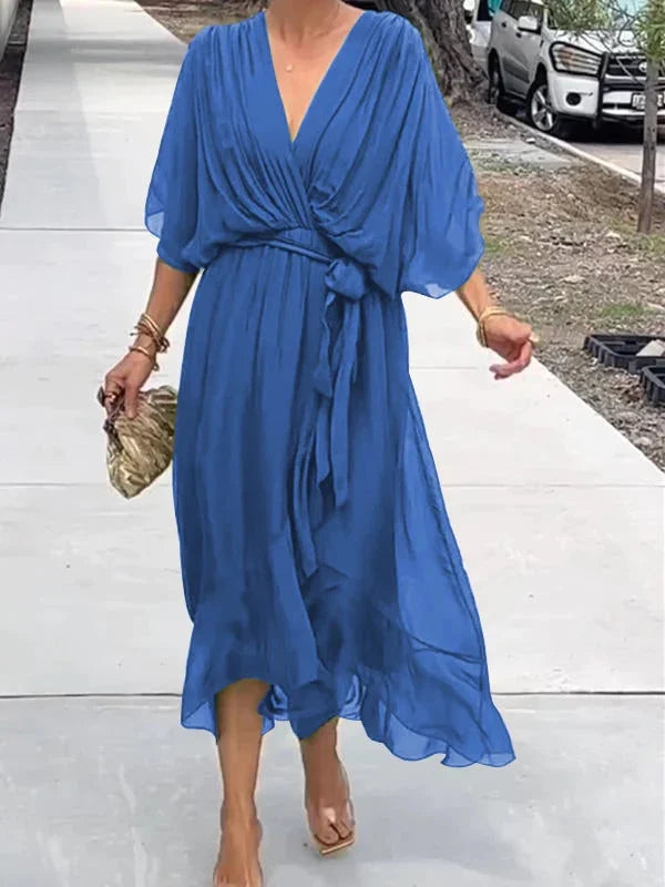 Veronika- Elegantes und stilvolles Kleid aus Seidenmusselin V-Ausschnitt Blu