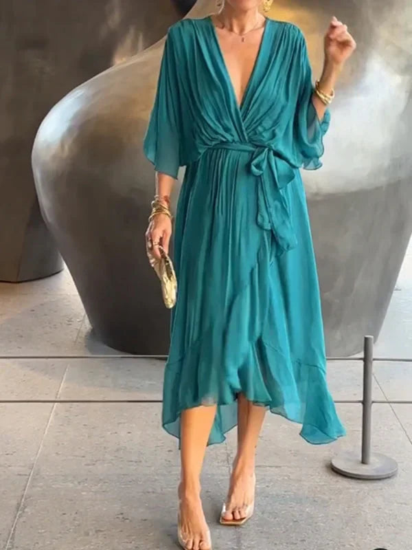 Veronika- Elegantes und stilvolles Kleid aus Seidenmusselin V-Ausschnitt Blu lago