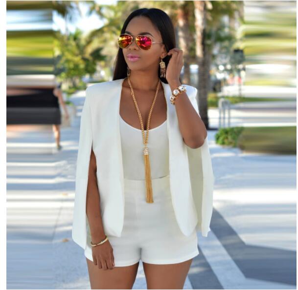 Hilda – Blazer A Mantella Dall’Eleganza Stilosa