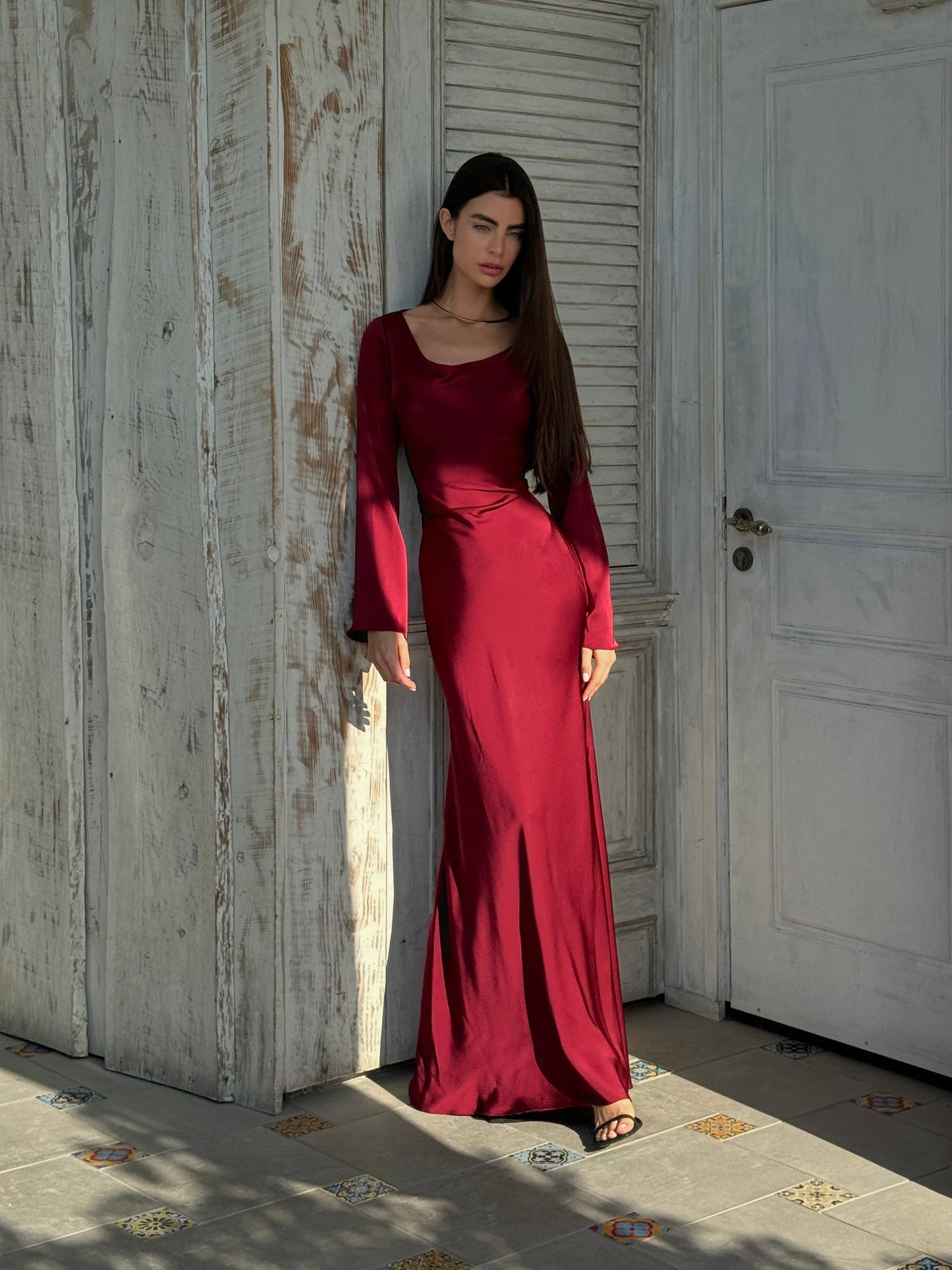 Nicole – Abito Maxi Maniche Lunghe Vivace ed Elegante