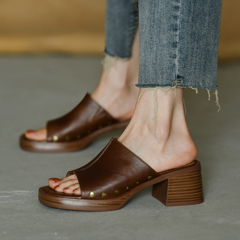 Costanza – Sandali Con Tacco Largo E Punta Quadrata Dal Design Moderno