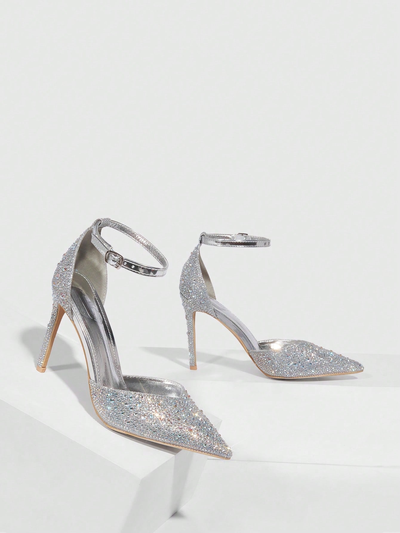 Herminia - Décolleté Punta Tacco Spillo Cinturino Strass Donna