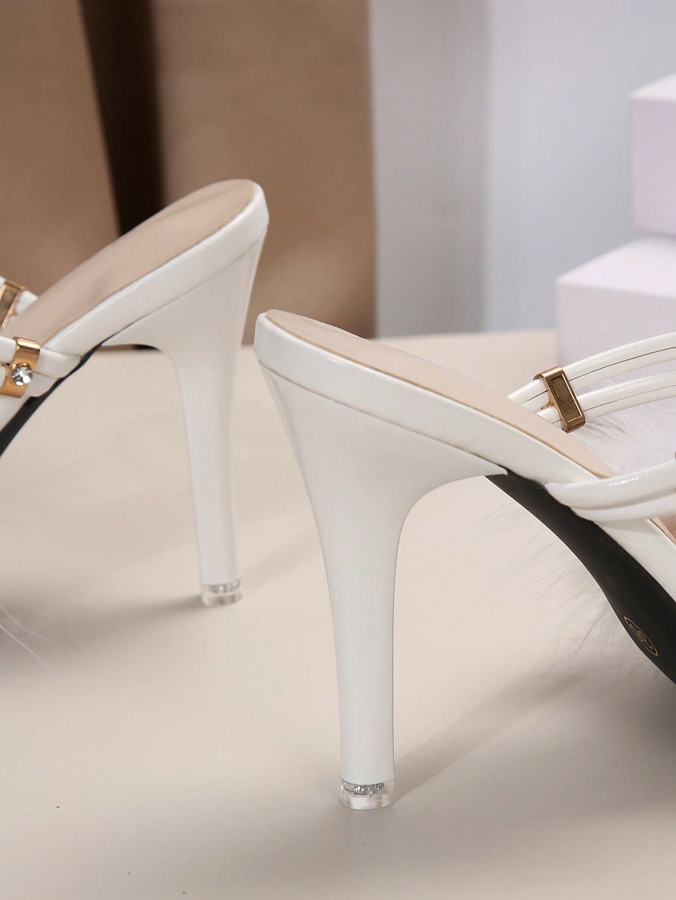 Filomena - Scarpe Tacco Sottile Piume Decorative Donna