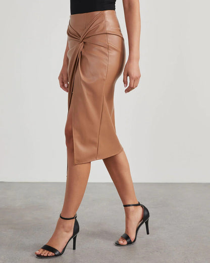 Piera – Gonna in Pelle con Spacco Laterale Elegante
