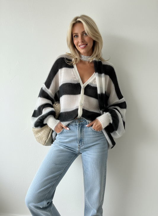 Liora – Cardigan Oversize a Righe dalla Lavorazione Soffice