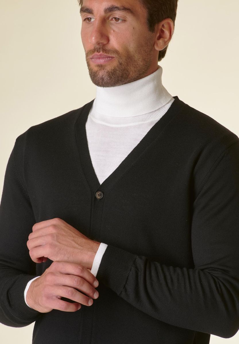 Tobino - Cardigan Nero Con Bottoni Uomo Elegante