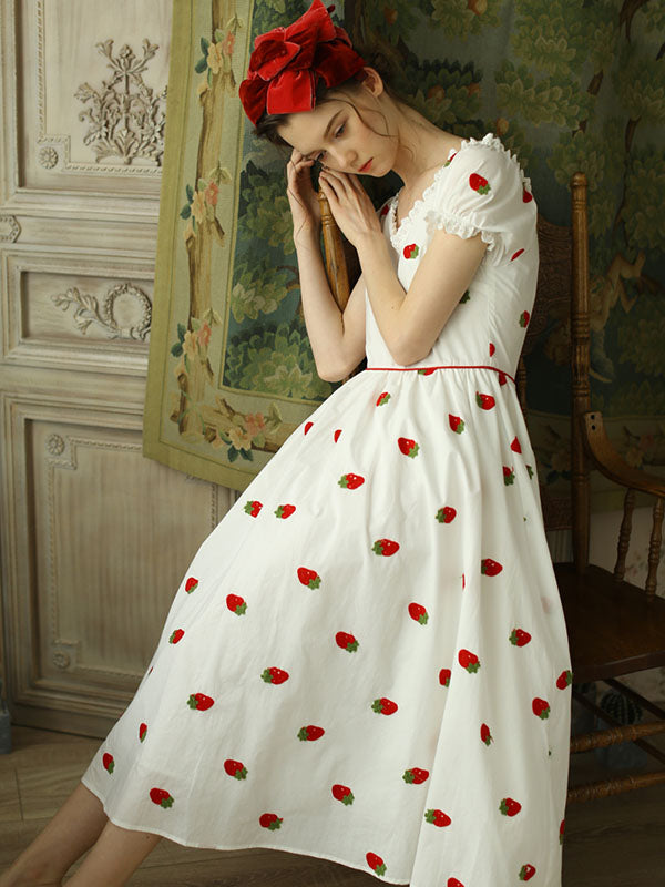 Miriam – Abito Vintage in Cotone con Ricamo Fragole e Maniche a Palloncino