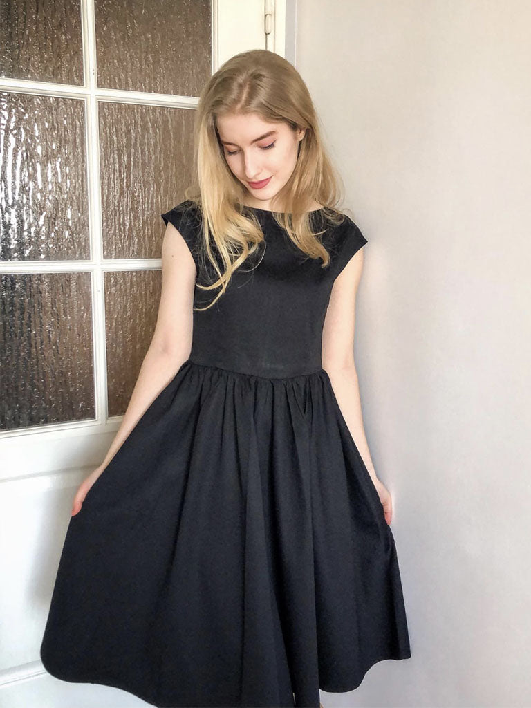 Ilaria – Abito in Cotone Stile Hepburn