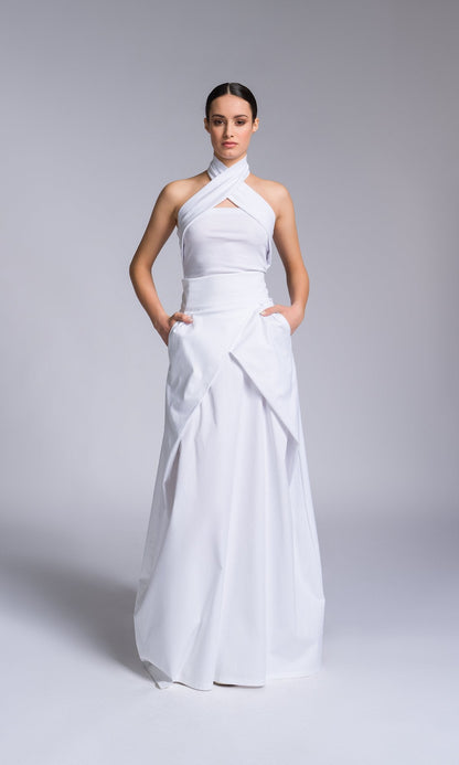 Quineta – Gonna Lunga Accavallata Davanti Donna Elegante