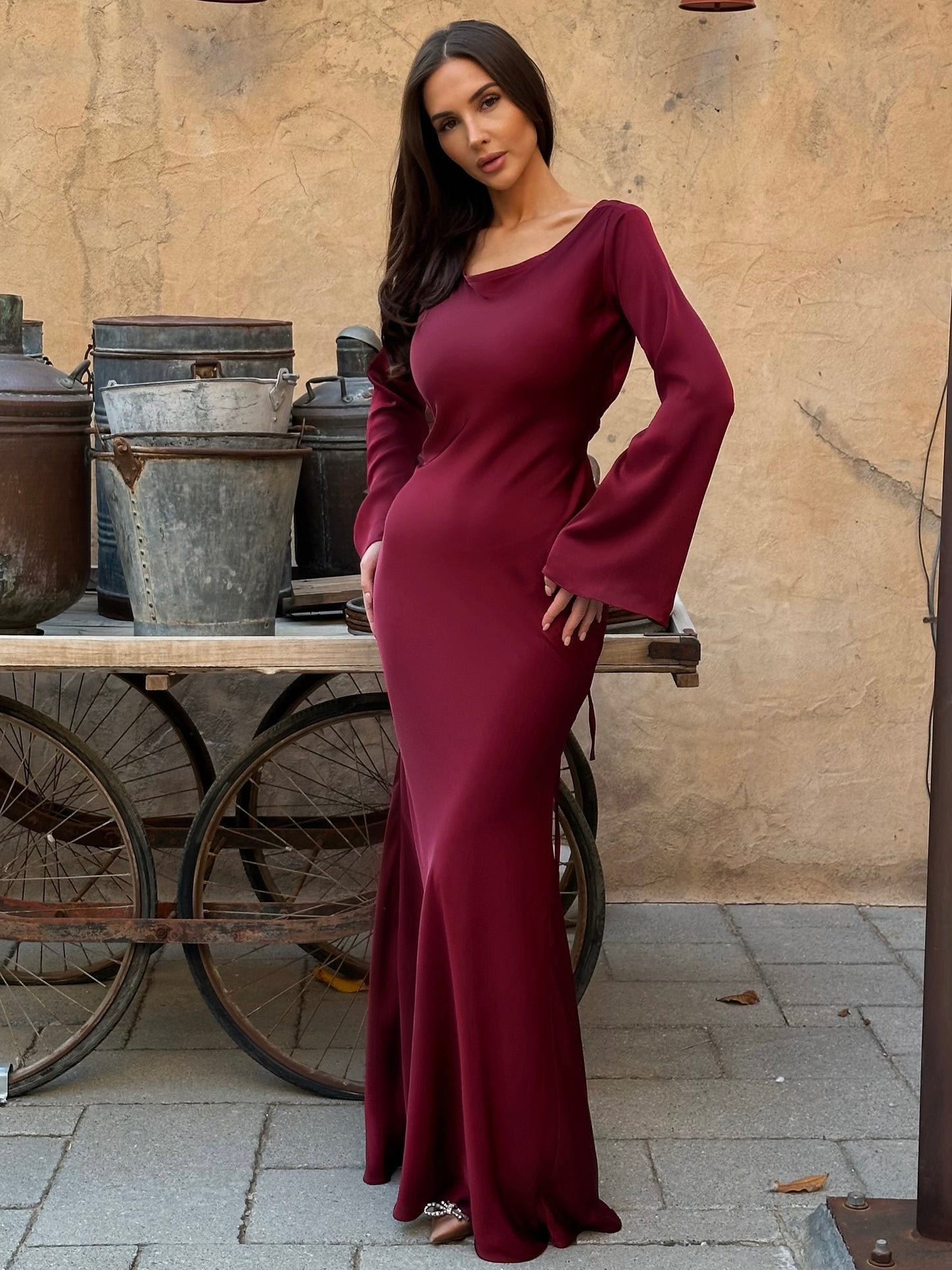 Nicole – Abito Maxi Maniche Lunghe Vivace ed Elegante