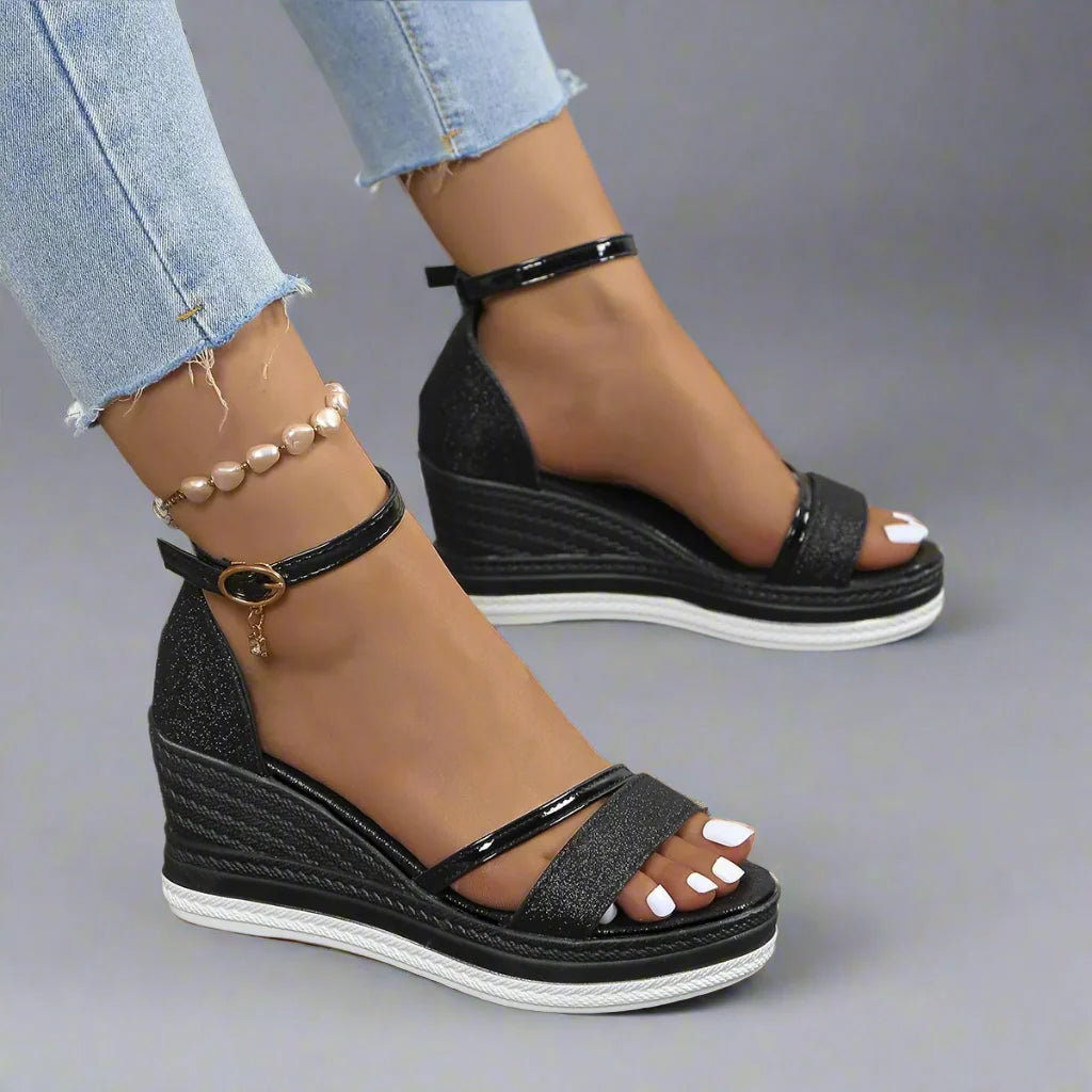 Sabrina – Sandalo Con Zeppa E Cinturino Alla Caviglia Dal Design Aperto