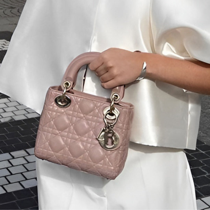 Dalia – Borsa Trapuntata Chic Impreziosita Da Elegante Dettaglio Charm