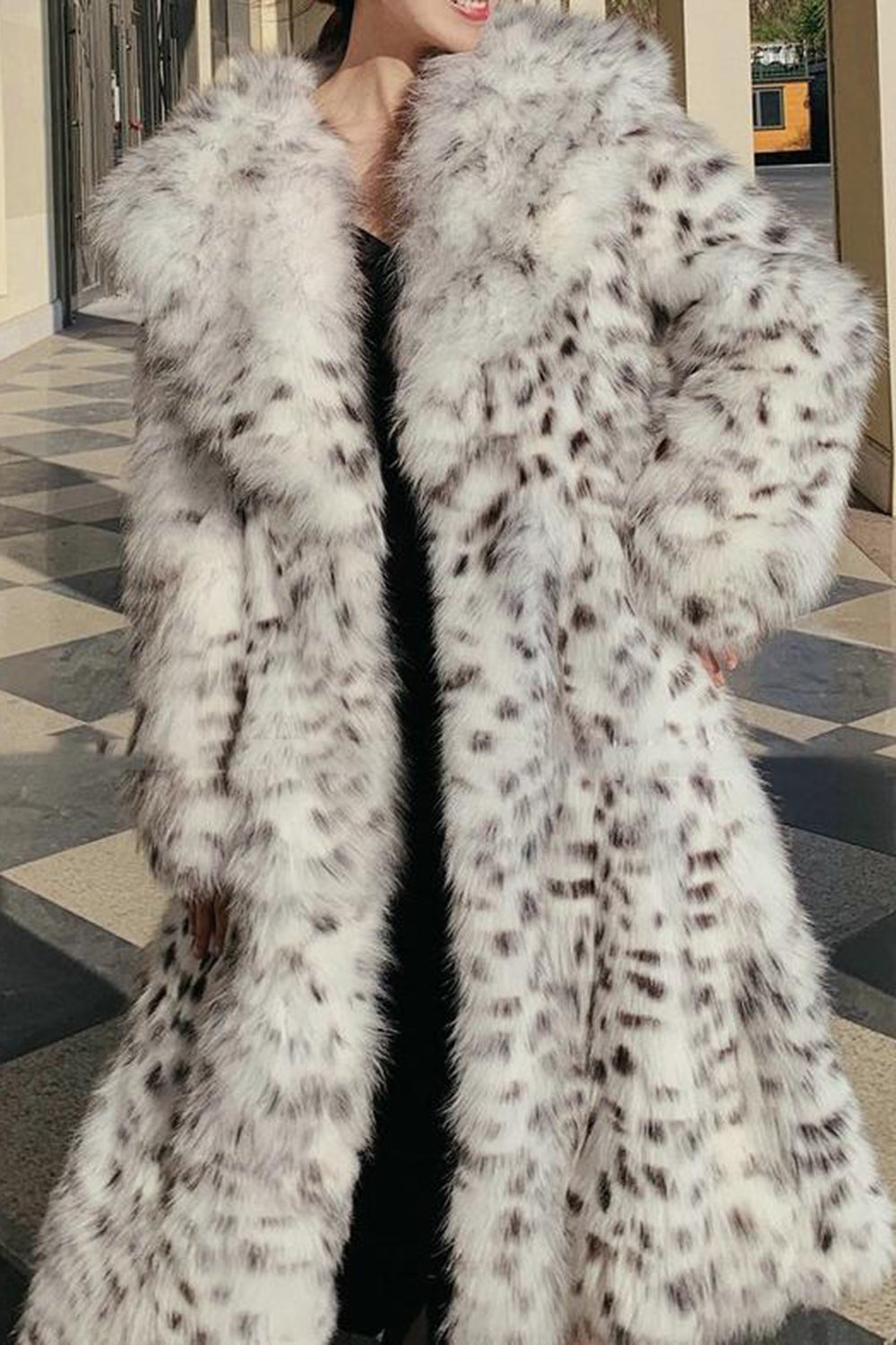 Katia - Cappotto Lungo Leopardato Bianco e Nero Trendy