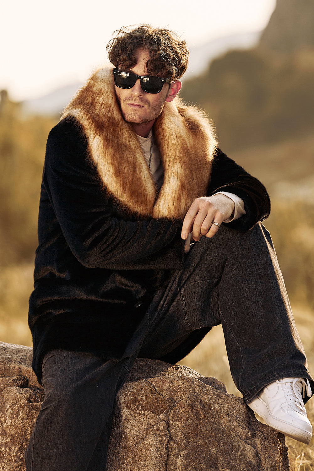 Raffaele – Cappotto Lungo Nero Con Elegante Collo A Scialle