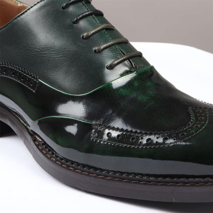 Filippo – Scarpe Uomo Verde Vernice con Lacci e Dettagli Brogue