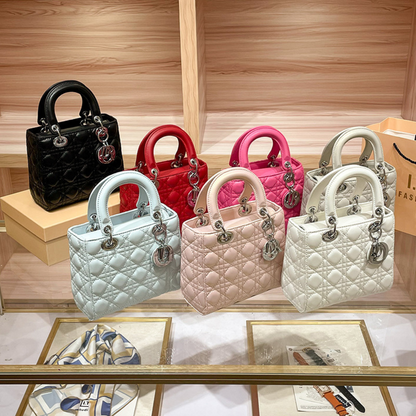 Dalia – Borsa Trapuntata Chic Impreziosita Da Elegante Dettaglio Charm