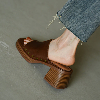 Costanza – Sandali Con Tacco Largo E Punta Quadrata Dal Design Moderno