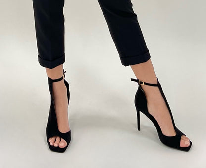 Gigliola – Sandali Con Scollo Laterale E Linea Contemporanea