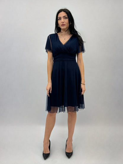 Kora – Abito Corto Contemporaneo Per Un Look Fresco E Dinamico