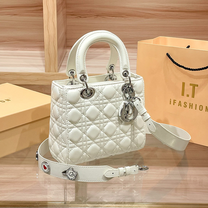 Dalia – Borsa Trapuntata Chic Impreziosita Da Elegante Dettaglio Charm