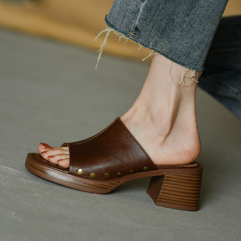 Costanza – Sandali Con Tacco Largo E Punta Quadrata Dal Design Moderno