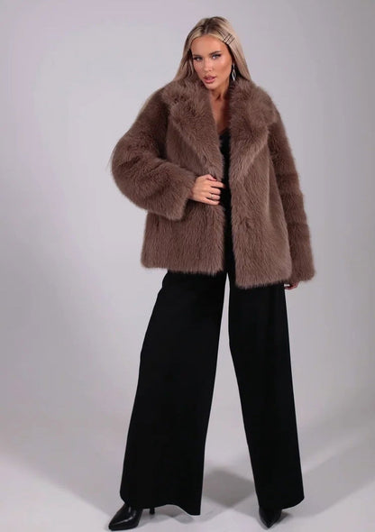 Venna – Pelliccia Donna Elegante Resistente e Chic