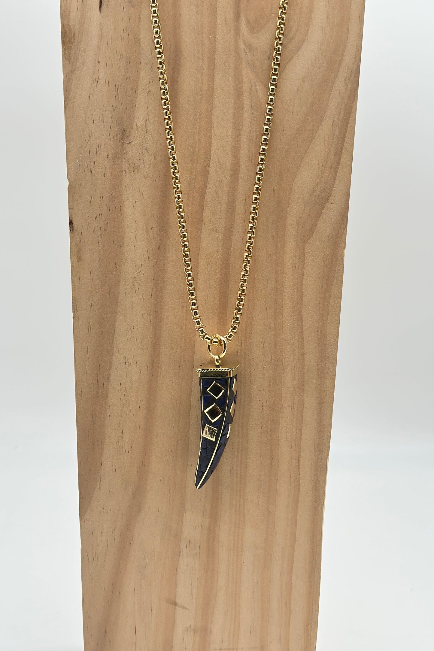 Livia – Catena Lunga Con Elemento Decorativo Ricercato
