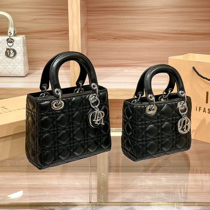 Dalia – Borsa Trapuntata Chic Impreziosita Da Elegante Dettaglio Charm