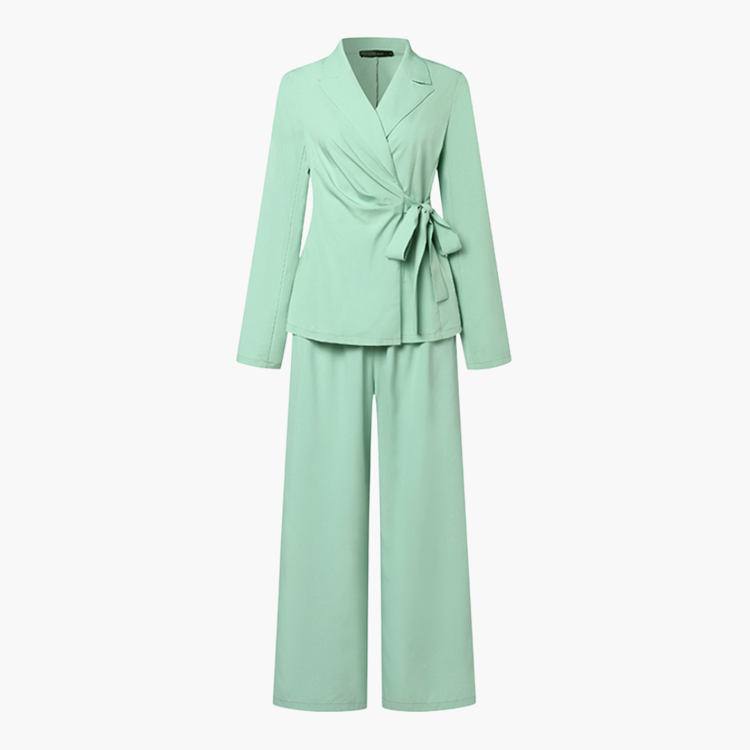 Jolie - Completo donna con giacca a fiocco elegante