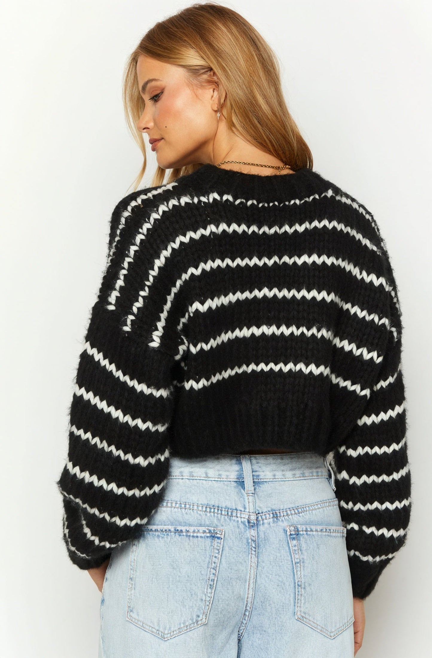 Yasmin – Maglia Corta a Righe Stile Giovane