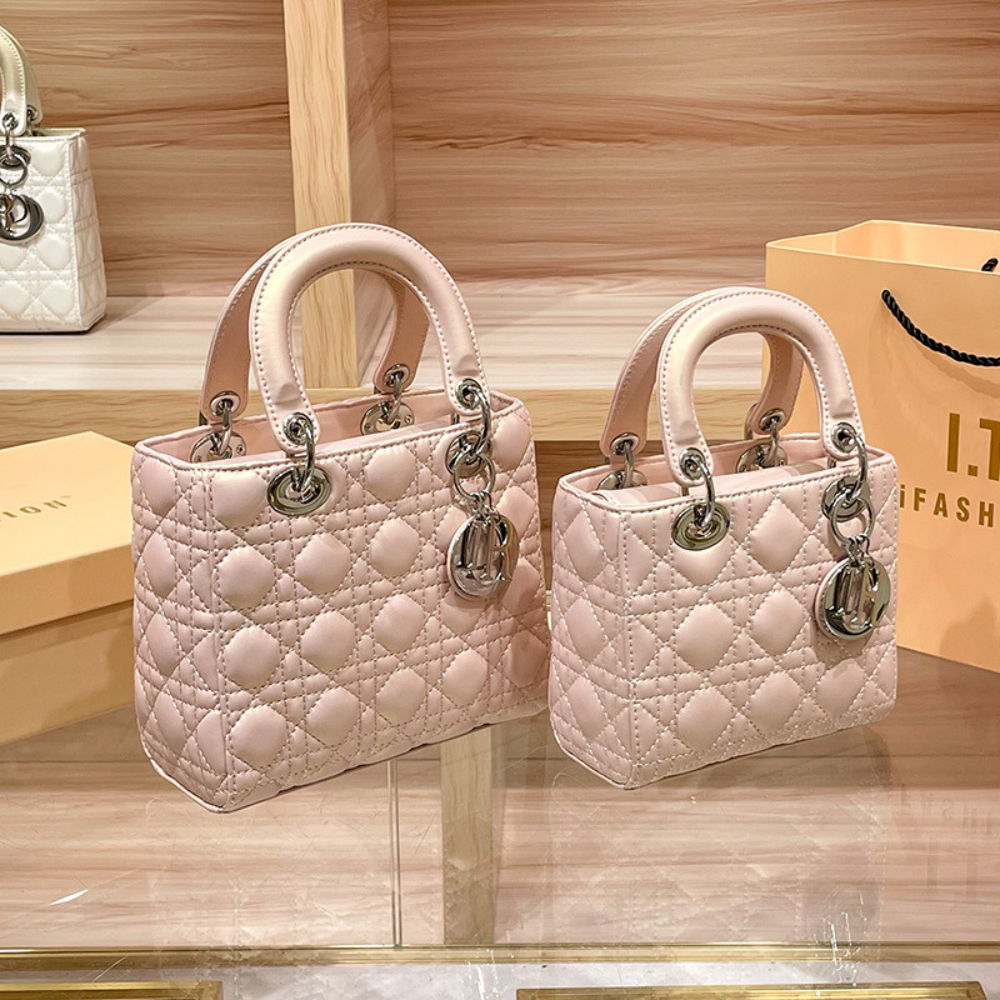 Dalia – Borsa Trapuntata Chic Impreziosita Da Elegante Dettaglio Charm
