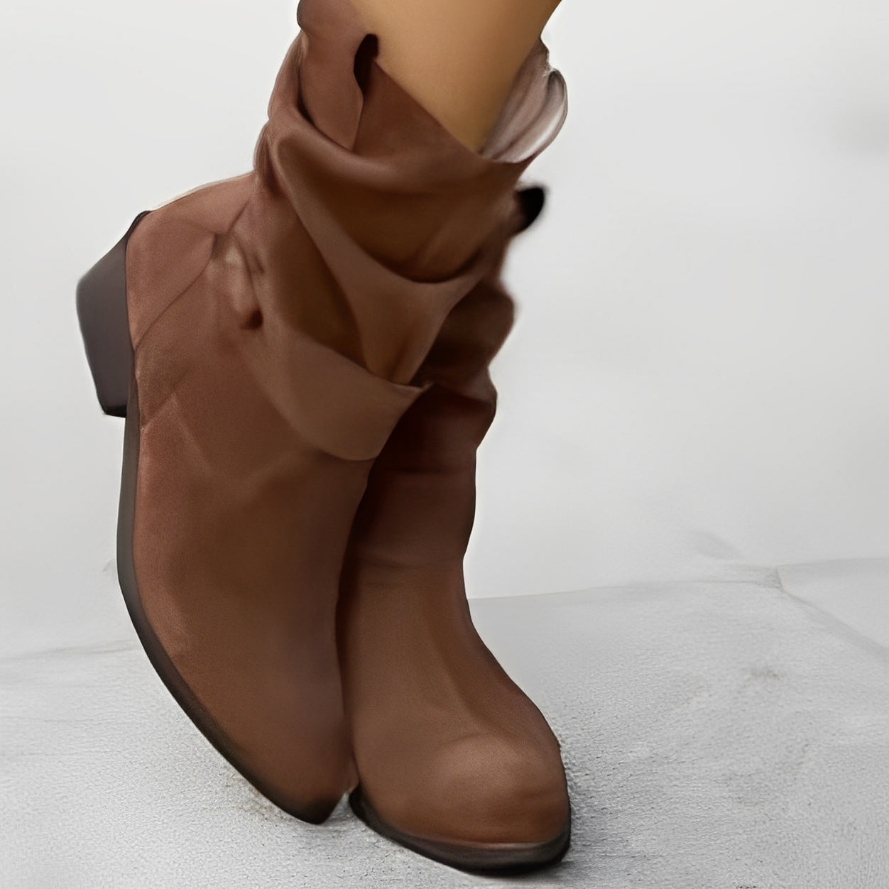 Fiorina - Stivaletti eleganti a punta tonda per donna